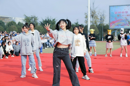 赛场上展现